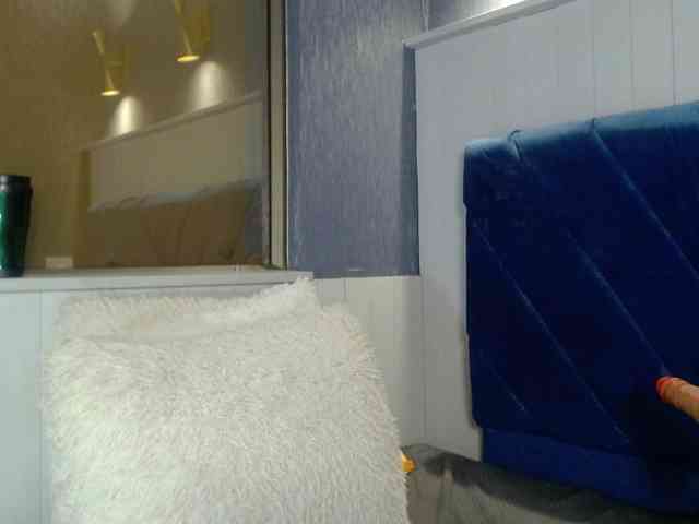 EmilyQueen3xx webcam