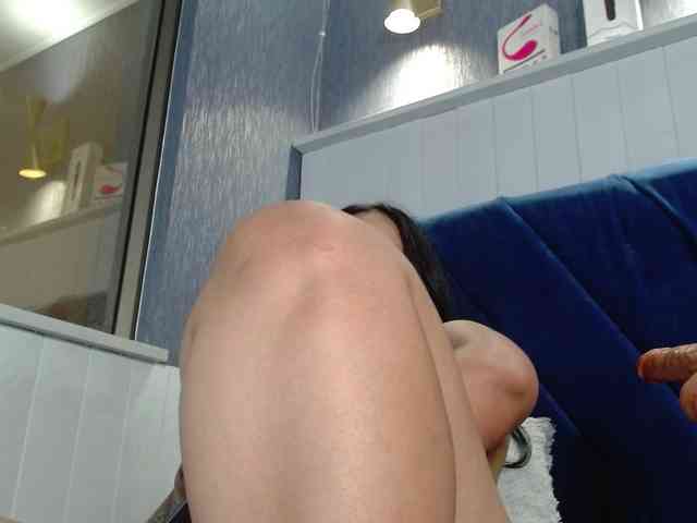 EmilyQueen3xx webcam