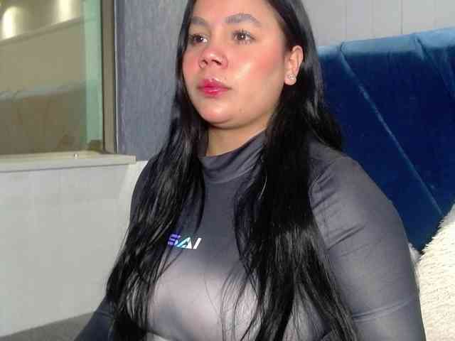 EmilyQueen3xx webcam