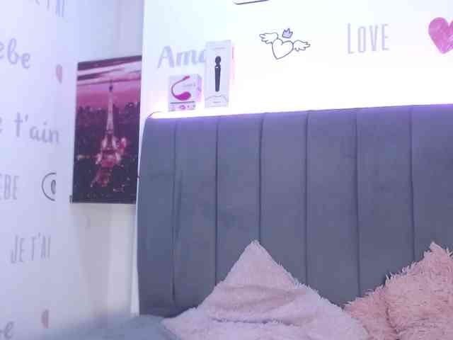 EmilyQueen3xx webcam