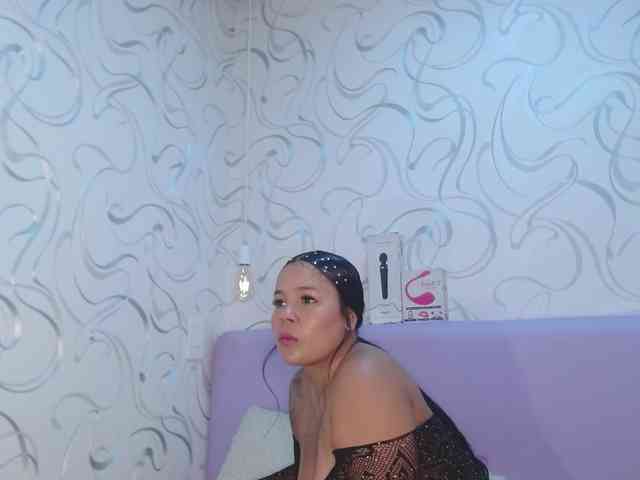 EmilyQueen3xx webcam