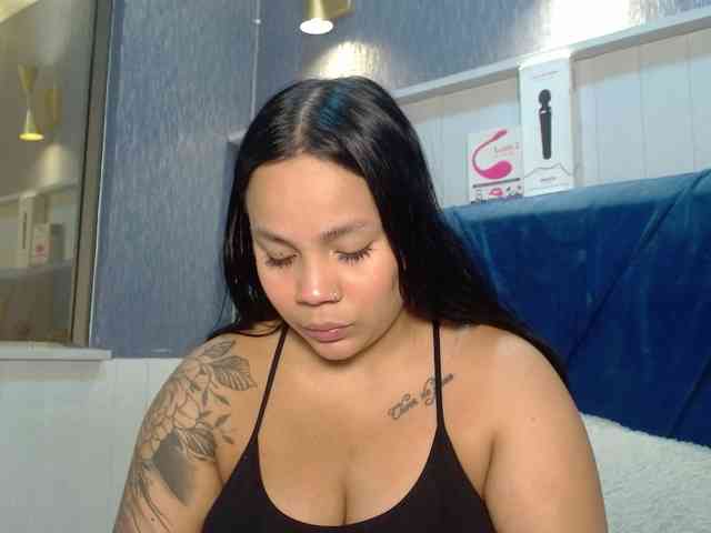 EmilyQueen3xx webcam