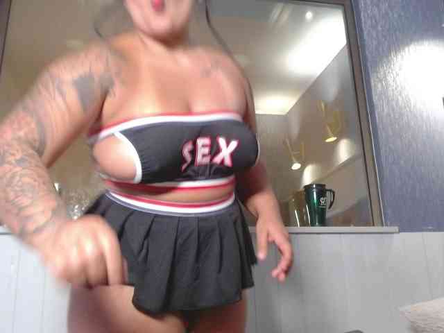 EmilyQueen3xx webcam