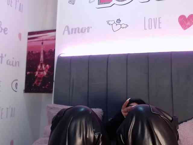 EmilyQueen3xx webcam