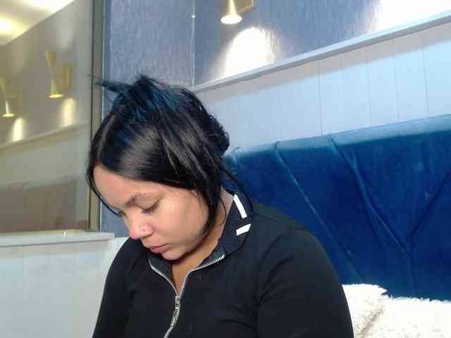 EmilyQueen3xx webcam