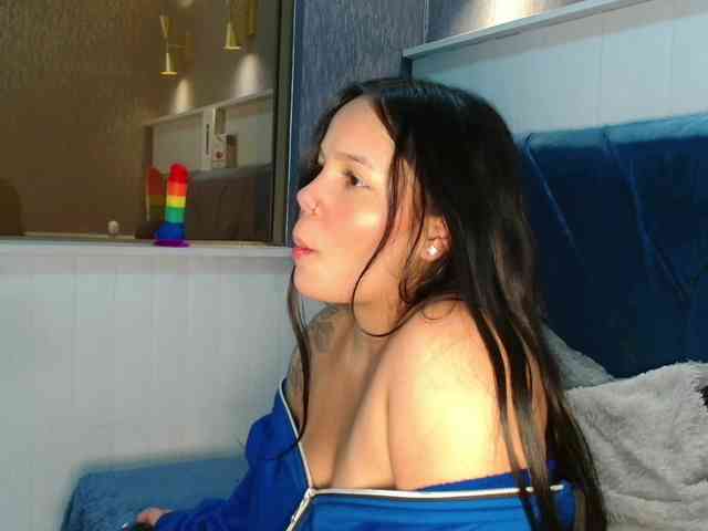 EmilyQueen3xx webcam