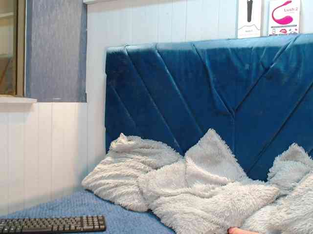 EmilyQueen3xx webcam