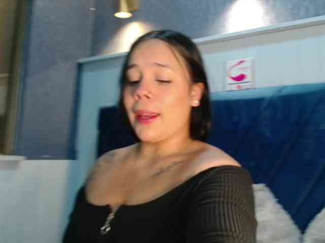 EmilyQueen3xx webcam