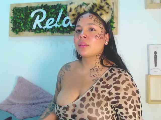 EmilyQueen3xx webcam