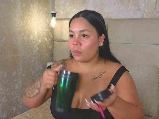 EmilyQueen3xx webcam