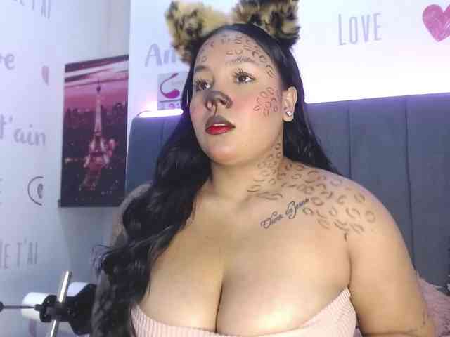 EmilyQueen3xx webcam