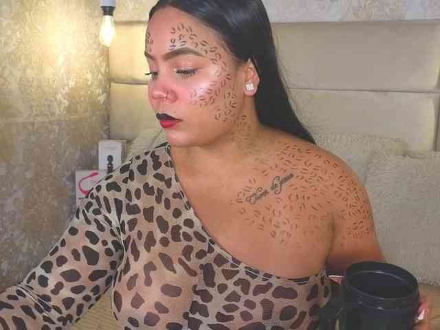 EmilyQueen3xx webcam