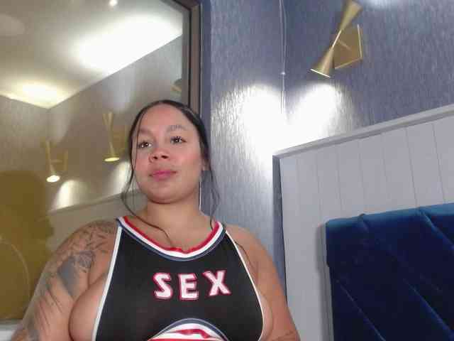 EmilyQueen3xx webcam