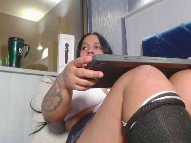 EmilyQueen3xx webcam