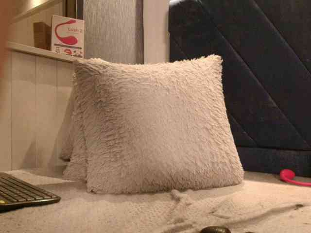 EmilyQueen3xx webcam