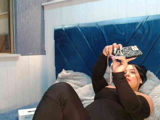 EmilyQueen3xx webcam