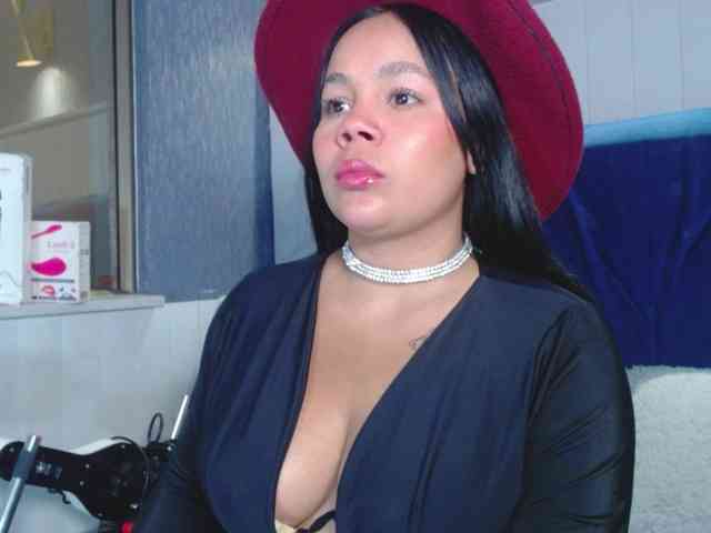 EmilyQueen3xx webcam