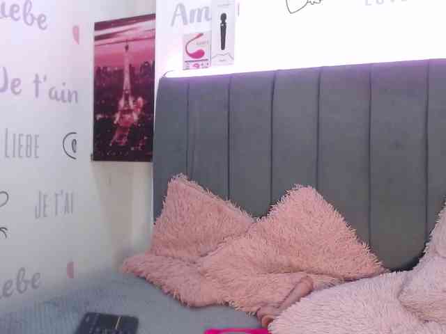 EmilyQueen3xx webcam