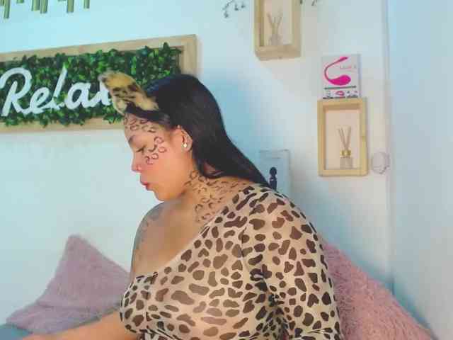EmilyQueen3xx webcam