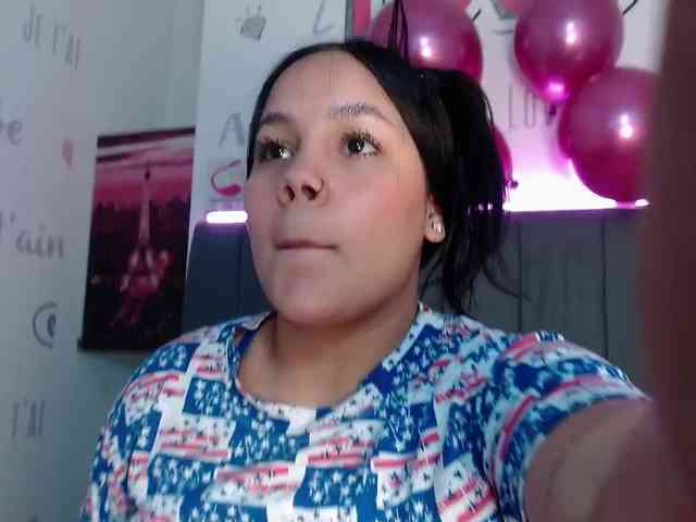 webcam sex porn Emilyqueen3xx
