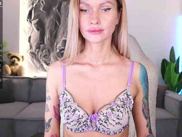 Be-My-Baby Live Webcam on BongaCams