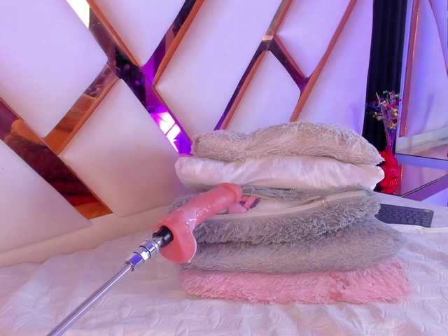 Gisell-Montoy's BongaCams show and profile