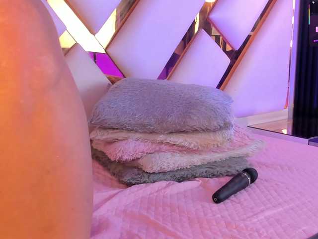 Gisell-Montoy's BongaCams show and profile