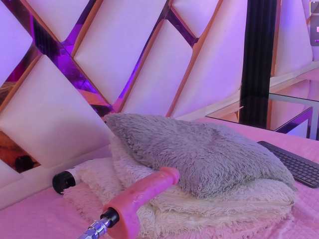 Gisell-Montoy's BongaCams show and profile