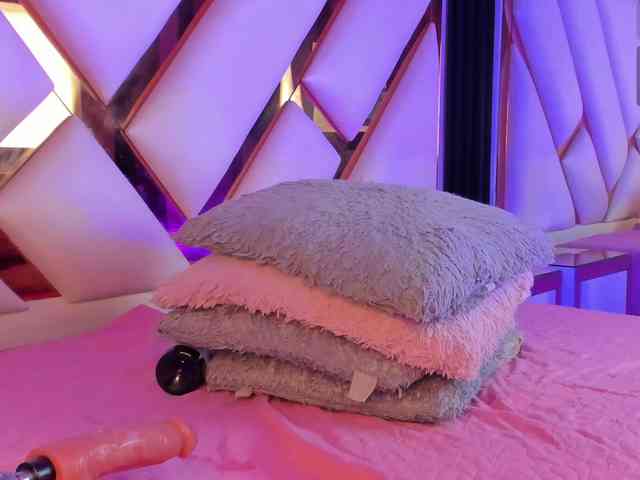 Gisell-Montoy webcam