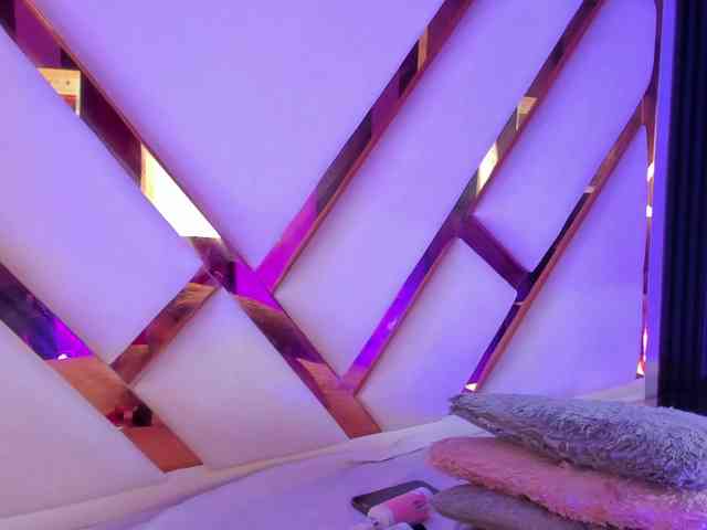 Gisell-Montoy webcam