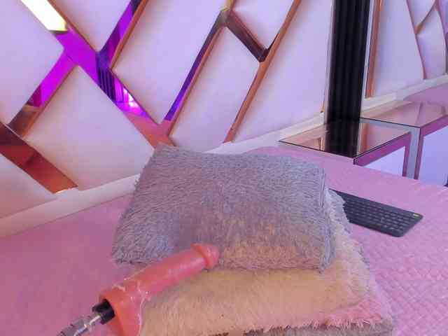 Gisell-Montoy webcam