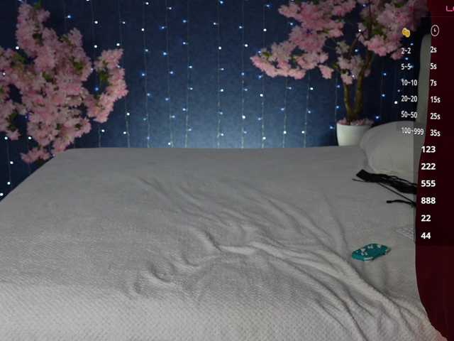 Mirror-Girl live cam profile