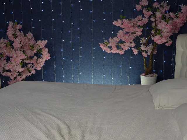 Mirror-Girl's BongaCams show and profile