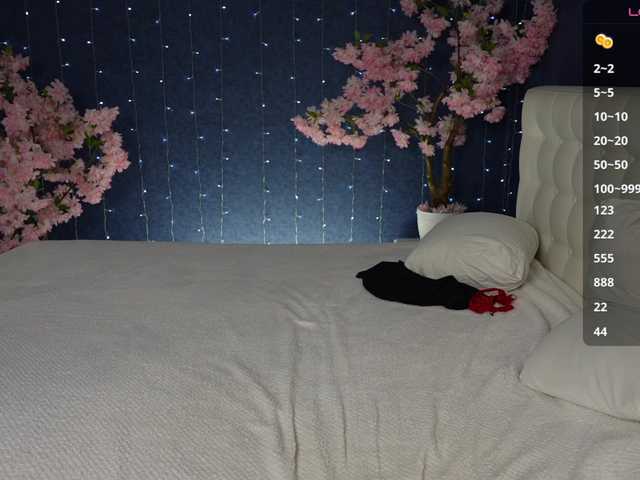 Mirror-Girl's BongaCams show and profile