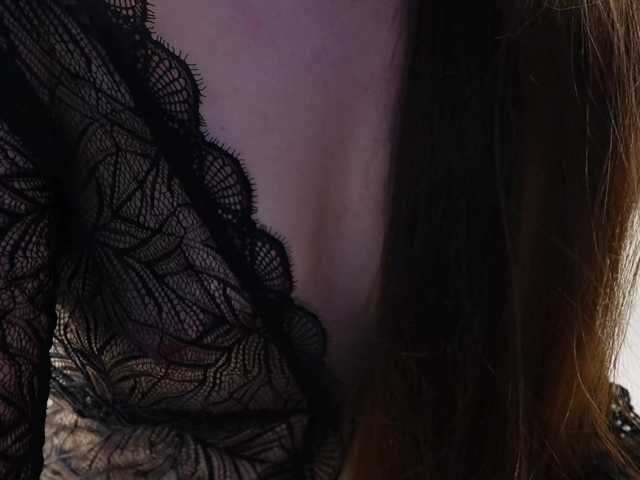 Mirror-Girl's BongaCams show and profile