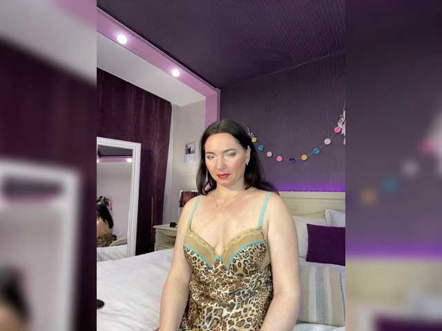 hungryforme's BongaCams show and profile