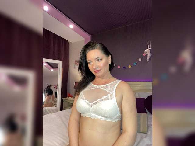 hungryforme's BongaCams show and profile