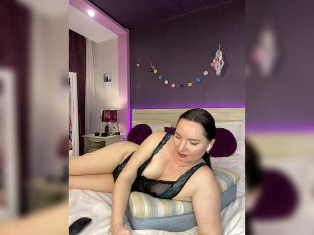 hungryforme's BongaCams show and profile