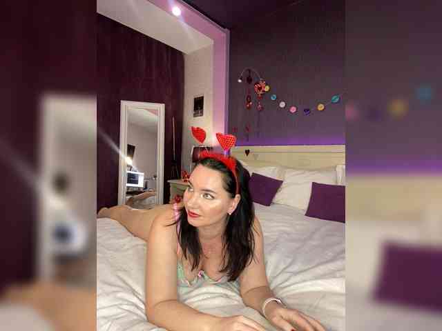 hungryforme Live Webcam on BongaCams