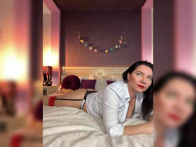 hungryforme Live Webcam on BongaCams