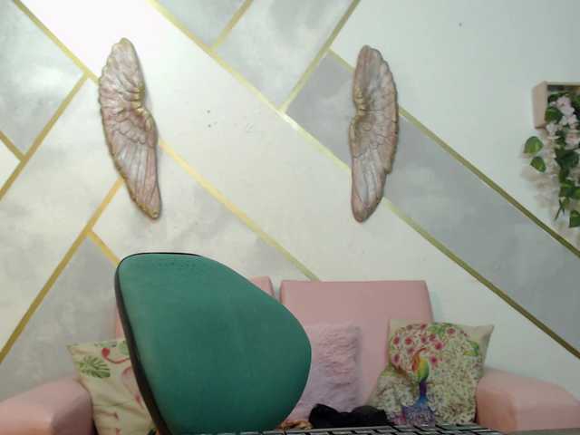 Cyrano-Roxana's BongaCams show and profile