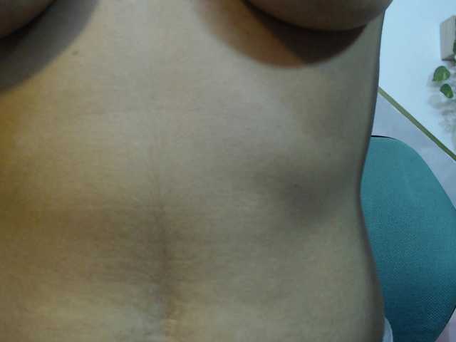 Cyrano-Roxana's BongaCams show and profile