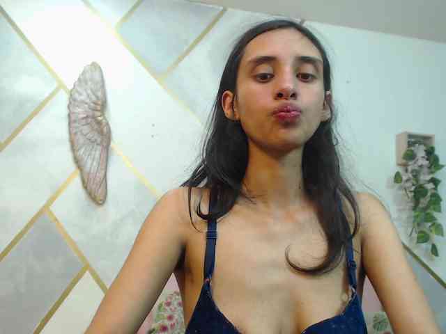 Roxana_ webcam