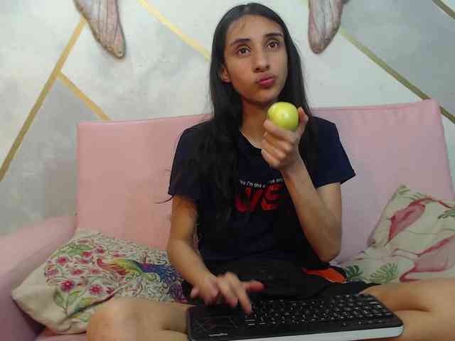 Roxana_ webcam