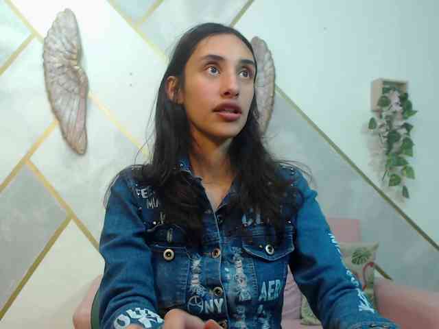 Roxana_ webcam