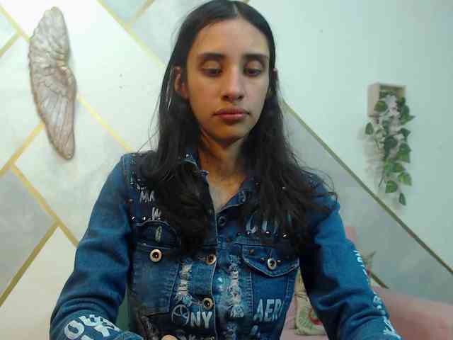 Roxana_ webcam