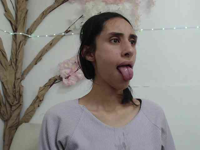 Roxana_ webcam