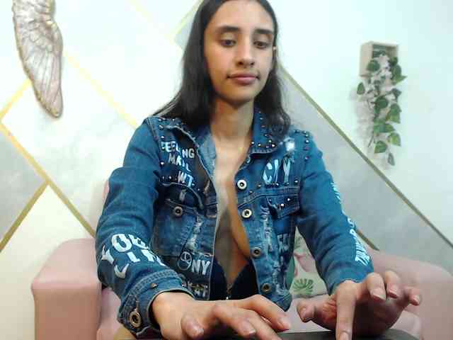 Roxana_ webcam