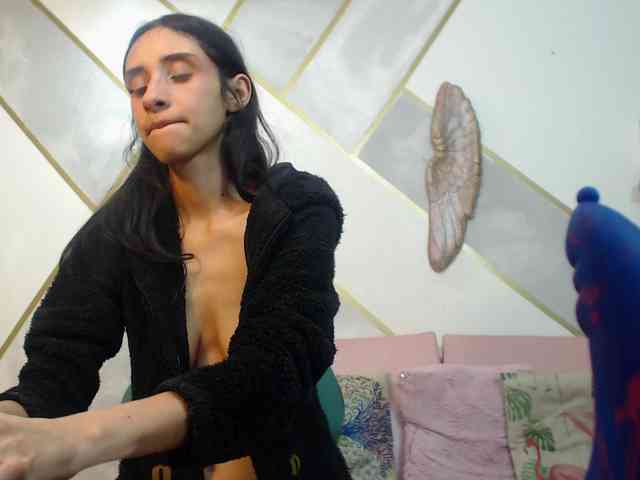 Roxana_ webcam