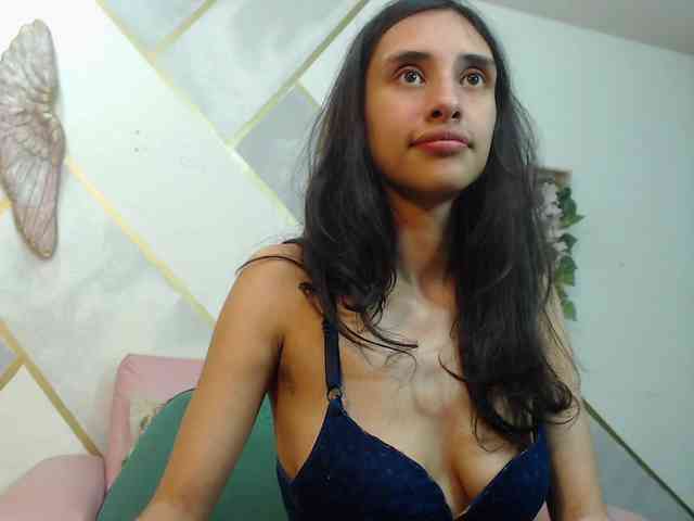 Roxana_ webcam